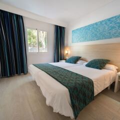 Отель Aparthotel Holiday Center комната для гостей фото 5