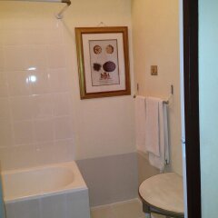 Tudor Hotel in Cape Town, South Africa from 277$, photos, reviews - zenhotels.com bathroom photo 3