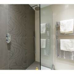 Отель Central Flat With Garden View Ideal for Couples ванная