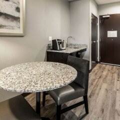 Holiday Inn Hotel & Suites Silicon Valley - Milpitas в номере