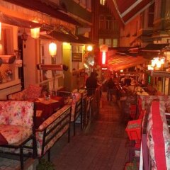 Paxx Istanbul Hotel & Hostel Турция, Стамбул - 1 отзыв об отеле, цены и фото номеров - забронировать отель Paxx Istanbul Hotel & Hostel - Adults Only онлайн питание фото 2