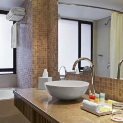 Отель Four Points by Sheraton Cali ванная