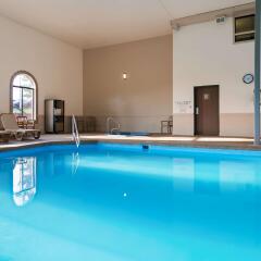 Отель Best Western Buffalo Ridge Inn бассейн