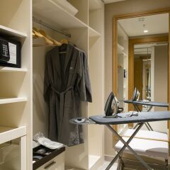 Отель Titanic Deluxe Bodrum - All Inclusive сейф в номере