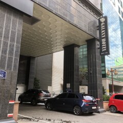 Galaxy Hotel парковка