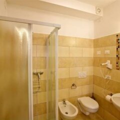 Отель La Brenta Vecchia Италия, Вигодарцере - отзывы, цены и фото номеров - забронировать отель La Brenta Vecchia онлайн ванная