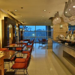 Crown Regency Hotel and Towers Cebu гостиничный бар