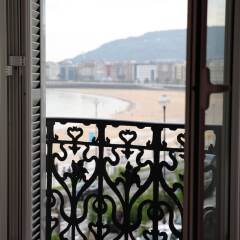 Отель Stunning Views of Sea in Luxury Studio Испания, Сан-Себастьян - отзывы, цены и фото номеров - забронировать отель Stunning Views of Sea in Luxury Studio онлайн комната для гостей фото 4