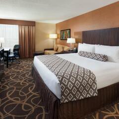 Отель Crowne Plaza Hotel-Newark Airport США, Элизабет - отзывы, цены и фото номеров - забронировать отель Crowne Plaza Hotel-Newark Airport онлайн комната для гостей