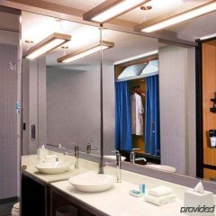 La Quinta Inn & Suites by Wyndham Winchester in Winchester, United States of America from 125$, photos, reviews - zenhotels.com bathroom