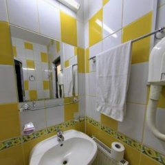 Hotel Duet in Pitesti, Romania from 58$, photos, reviews - zenhotels.com bathroom photo 2