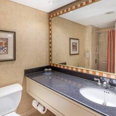 Отель Hôtel Le Concorde Québec Канада, Квебек - отзывы, цены и фото номеров - забронировать отель Hôtel Le Concorde Québec онлайн ванная