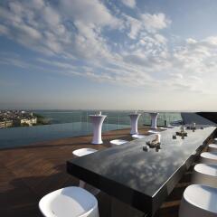 Отель DoubleTree By Hilton Istanbul - Moda питание