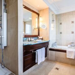Отель Hôtel Pont Royal ванная