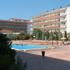 Отель RVhotels Apartamentos Lotus Испания, Бланес - отзывы, цены и фото номеров - забронировать отель RVhotels Apartamentos Lotus онлайн бассейн фото 3