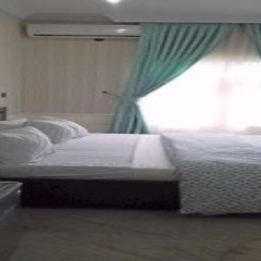 Отель Queen Idia Suites комната для гостей фото 2