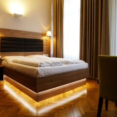Hotel Marc Aurel сейф в номере