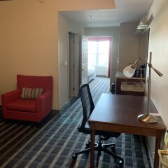 Отель Country Inn & Suites by Radisson, Lancaster (Amish Country), PA в номере фото 2