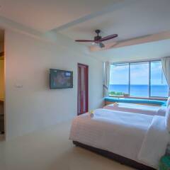 Отель Surin Beach Resort комната для гостей фото 5