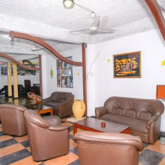 OYO 246 Roy Villa Beach Hotel Галле фото 29