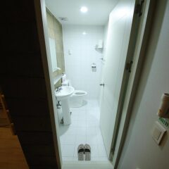 Stitches House - Hostel интерьер отеля
