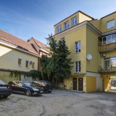 Отель German 18 - Luxury Vilnius Apartment Литва, Вильнюс - отзывы, цены и фото номеров - забронировать отель German 18 - Luxury Vilnius Apartment онлайн парковка
