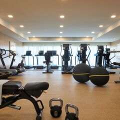 Отель Waldorf Astoria Beverly Hills Беверли Хиллс фитнесс-зал
