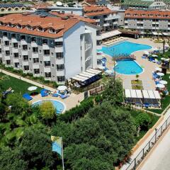 Monachus Hotel & Spa - All Inclusive бассейн