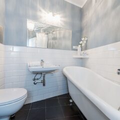 Отель P&O Apartments Metro Centrum Польша, Варшава - отзывы, цены и фото номеров - забронировать отель P&O Apartments Metro Centrum онлайн ванная