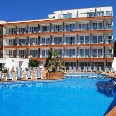 Hotel Clumba бассейн