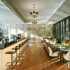 Отель Hyatt Regency Düsseldorf гостиничный бар