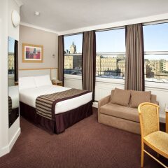 Отель Jurys Inn Edinburgh Великобритания, Эдинбург - 2 отзыва об отеле, цены и фото номеров - забронировать отель Jurys Inn Edinburgh онлайн комната для гостей фото 5