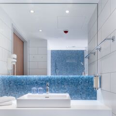 Отель Holiday Inn Express Berlin - Alexanderplatz ванная