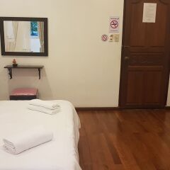 Отель Nawaporn Place Guesthouse Пхукет удобства в номере