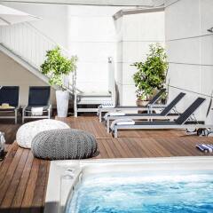 Апартаменты Eric Vökel Boutique Apartments - Atocha Suites бассейн фото 2