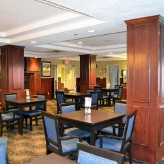 Holiday Inn Express Hotel & Suites Hinton гостиничный бар
