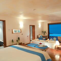 Отель Grand Resort Lagonissi комната для гостей