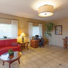 Отель La Quinta Inn & Suites by Wyndham San Diego SeaWorld/Zoo США, Сан-Диего - отзывы, цены и фото номеров - забронировать отель La Quinta Inn & Suites by Wyndham San Diego SeaWorld/Zoo онлайн комната для гостей