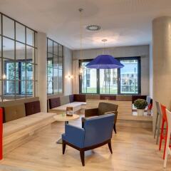Отель MEININGER Hotel Wien Downtown Franz Австрия, Вена - 5 отзывов об отеле, цены и фото номеров - забронировать отель MEININGER Hotel Wien Downtown Franz онлайн гостиничный бар фото 2