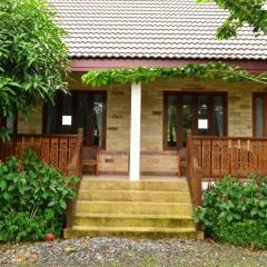 Отель Yuwadee Resort 4* Бунгало с различными типами кроватей