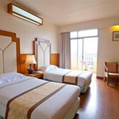 Golden Beach Hotel Pattaya комната для гостей фото 4