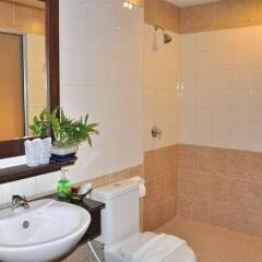 ?Baya Phuket Hotel ванная