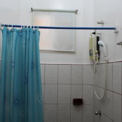 Отель M and E Guesthouse Филиппины, остров Боракай - отзывы, цены и фото номеров - забронировать отель M and E Guesthouse онлайн ванная