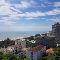 Отель Premium Beach Hotels & Apartments Вьетнам, Вунгтау - отзывы, цены и фото номеров - забронировать отель Premium Beach Hotels & Apartments онлайн пляж фото 2
