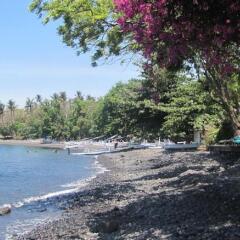Отель Mimpi Resort Tulamben Dive and Spa пляж фото 2