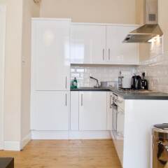 Отель 1 Bedroom Flat In Roseburn Эдинбург в номере фото 2