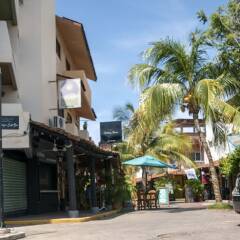 Отель Isabel Suites Zihuatanejo парковка