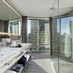 Отель Trump International Hotel & Tower Vancouver Канада, Ванкувер - отзывы, цены и фото номеров - забронировать отель Trump International Hotel & Tower Vancouver онлайн балкон