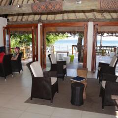 Отель Treasure Island Resort гостиничный бар