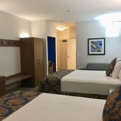 Отель Charter Inn and Suites комната для гостей фото 4